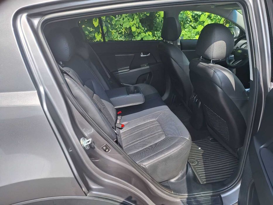 Kia Sportage EX      2015
