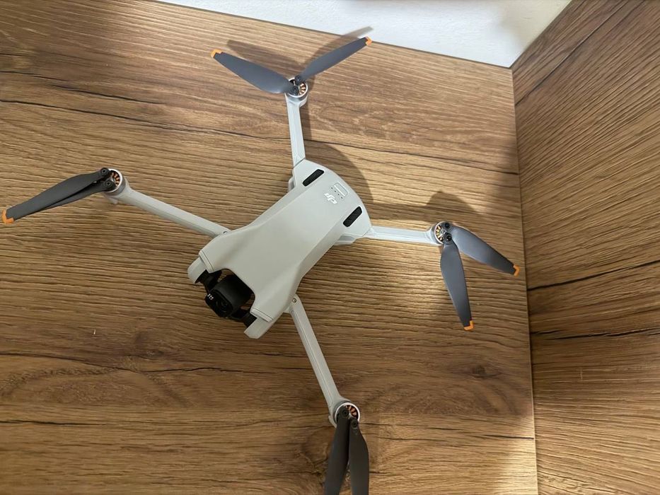 Dron DJI Mini 3 Fly More Combo (DJI RC)