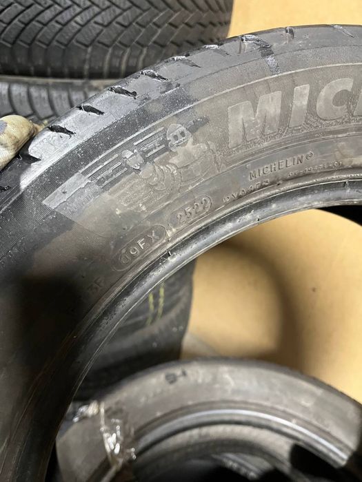 Пара літньої гуми 215/55/17 Michelin