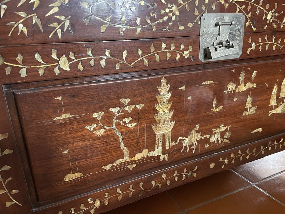 Arca chinesa com insercoes de madreperola