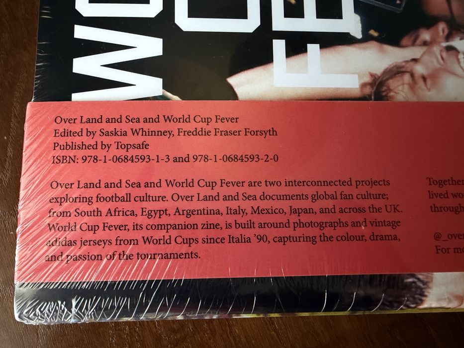 Livros Over Land and Sea e World Cup Fever