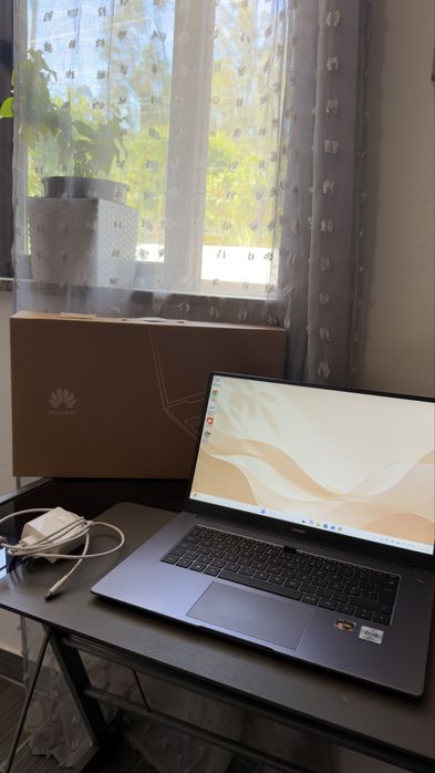 Huawei MateBook D15 Ryzen 7 | 8GB RAM | 512GB SSD | Muito Bom Estado