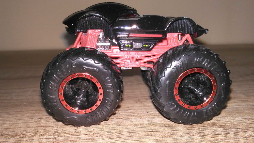 Auto monster truck Hot Wheels 2szt.