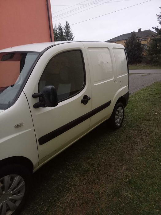 Sprzedam Fiat Doblo 180 000 przebiegu