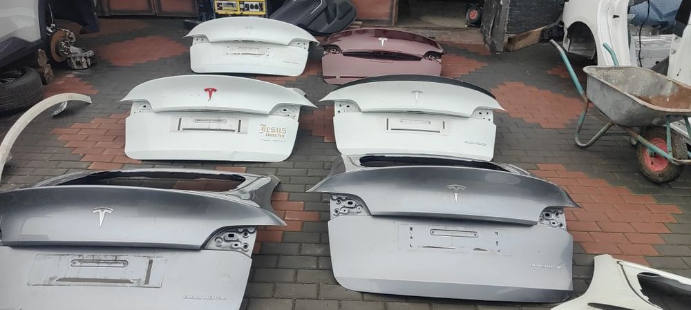 Tesla Model Y 2020-2024 Кришка багажника ляда з незначними ньюансами