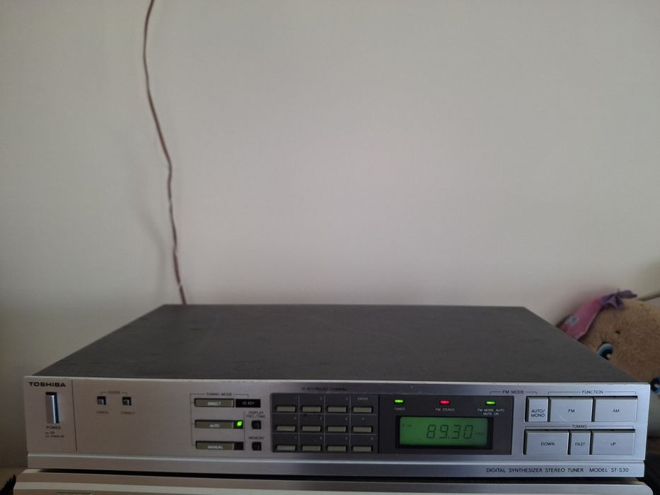 Tuner Toshiba ST-S30