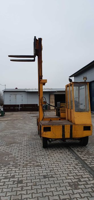 Wózek widłowy, boczny