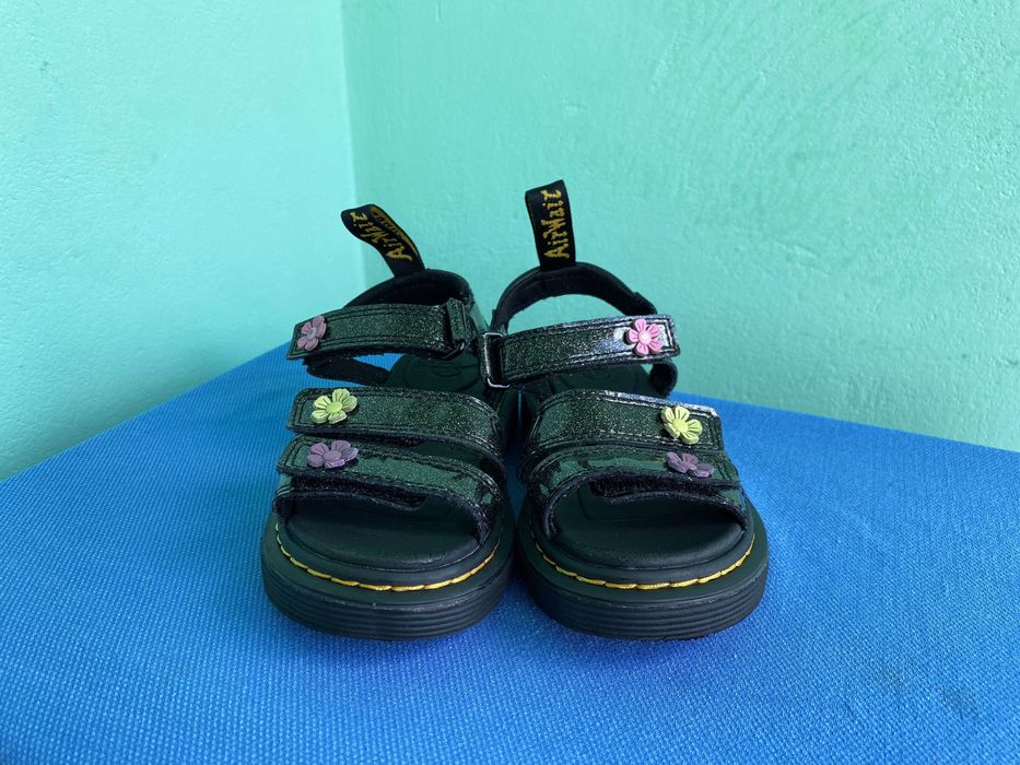 Босоніжки Dr. Martens Klaire J