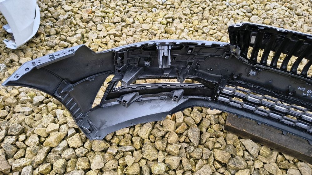 Zderzak przedni spryski + 4xPDC LF7C Skoda Superb 3 3V 3V0 19- FL lift ...