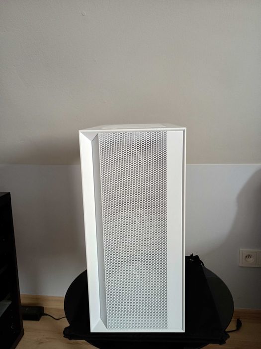 Komputer Gamingowy Ryzen7 8x4,4GHz Vega 8, 16GB SSD WIN11