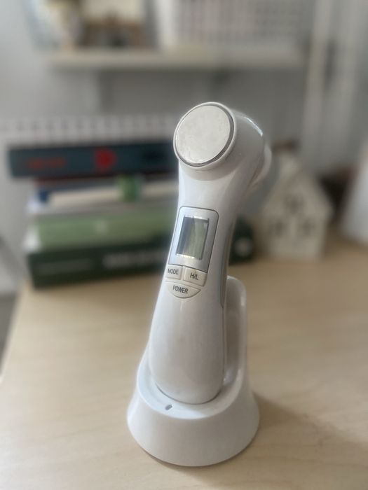 Прилад для догляду за обличчям EMS MAY 9901