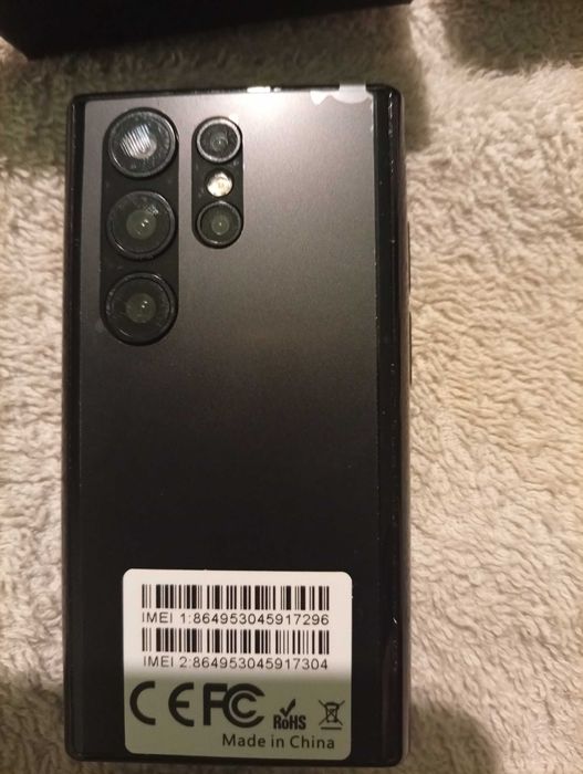 Elegancki Smartfon Dual SIM – Nowoczesny Design i Kompletny Zestaw