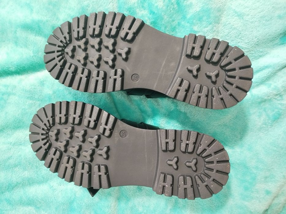 Туфлі р.39 жіночі трендові чорні нові Венздей