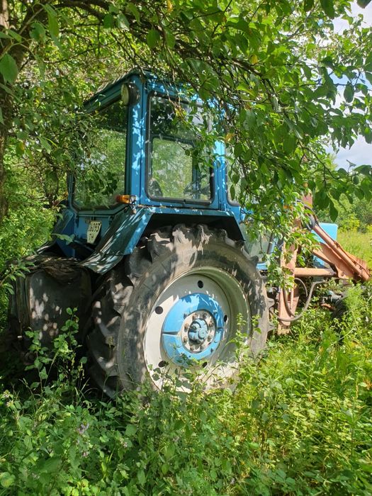 Продам трактор і 2 прицепа