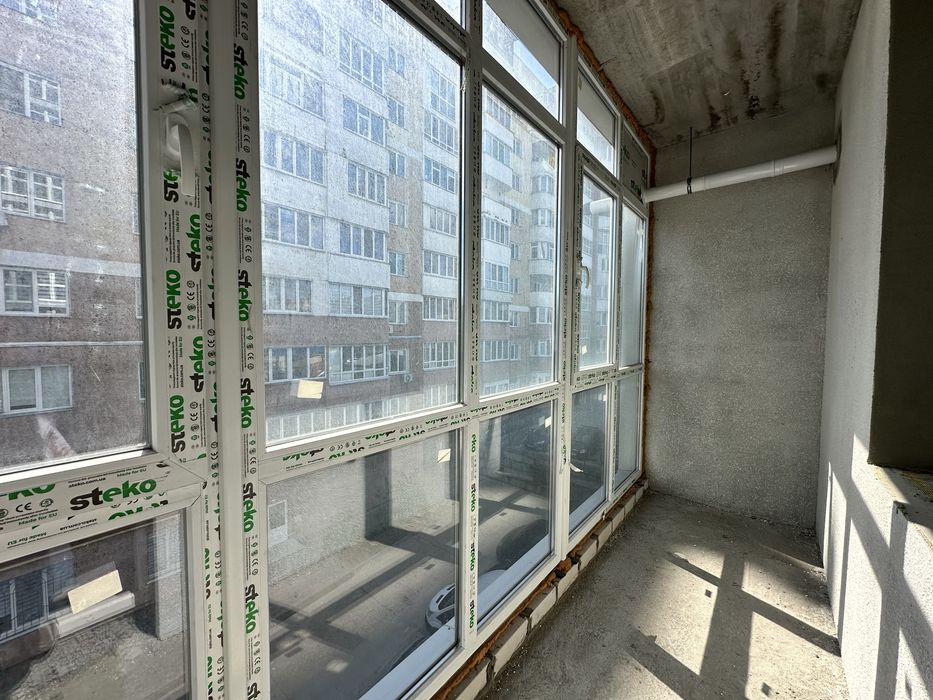 2 кім кв. новобудова вул.Стуса ( Чернишевського). Центр. 3 поверх