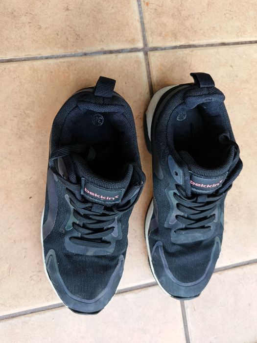 Sportowe buty damskie firmy bekkin rozmiar 38