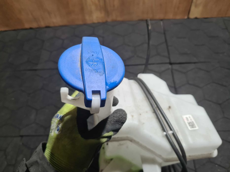 Kia Rio IV 1.2 lift HB zbiornik płynu spryskiwaczy pompka przewody