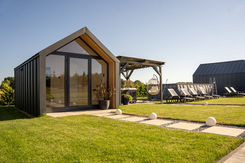 SAUNA ogrodowa z natryskiem- Nowoczesny DESIGN | CAŁOROCZNA