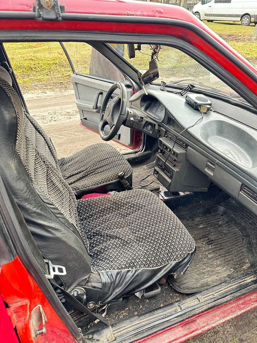 ВАЗ 21093 червона в хорошому стані