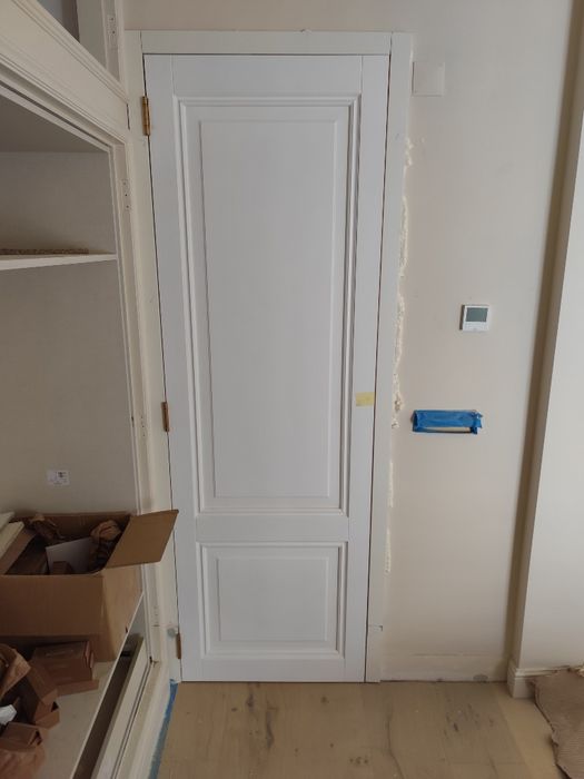 Instalação de portas em geral.