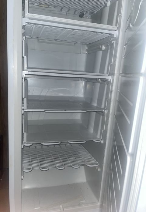 Морозильна камера ATLANT M-7184-100 (МКШ-240) — 240 л,