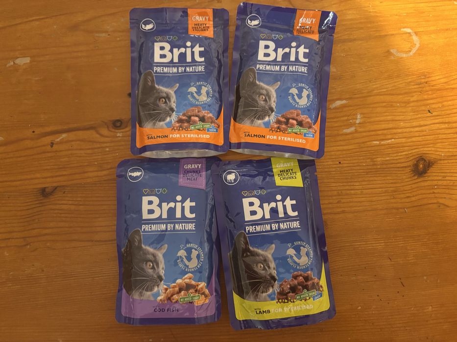 16 saszetek Brit Premium karma dla kota Mix sterilised