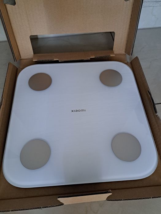 Waga Xiaomi Scale S400 elektroniczna , inteligętna.