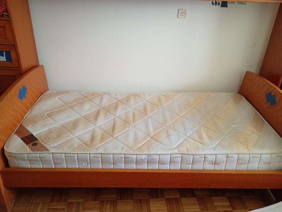Cama com colchão e gavetão