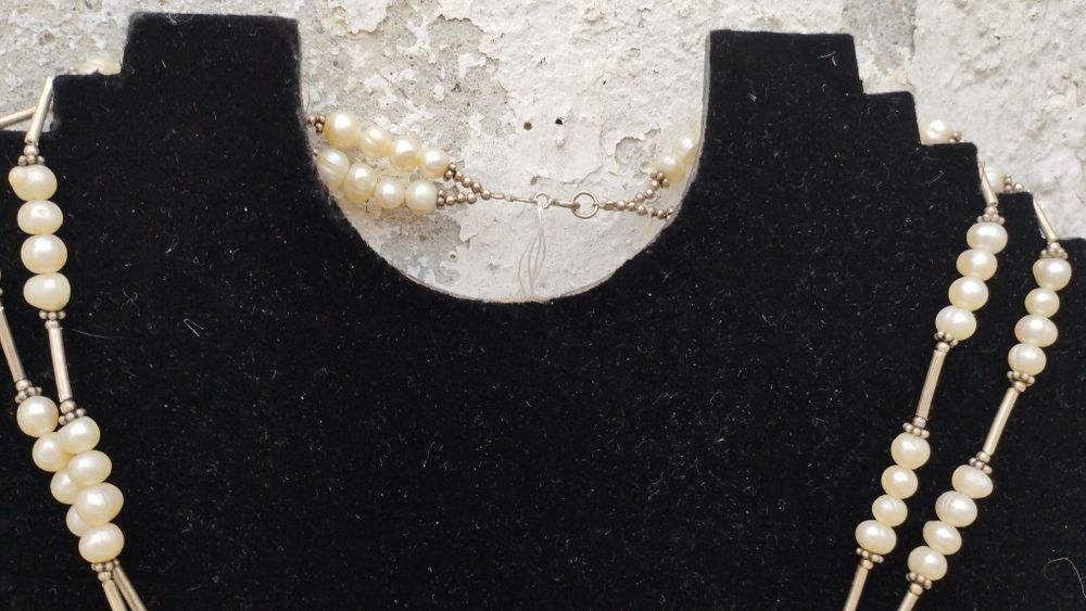 Colar de pérolas com elementos de prata  vintage