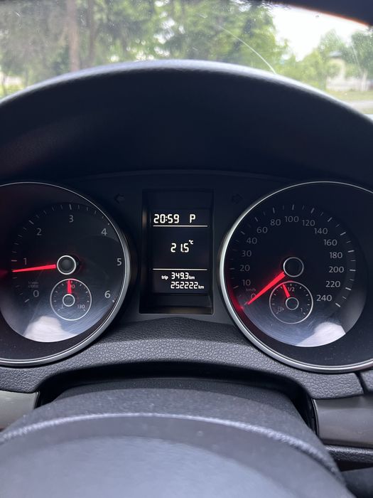 Гольф 6 2010 рік 1.6 дизель автомат