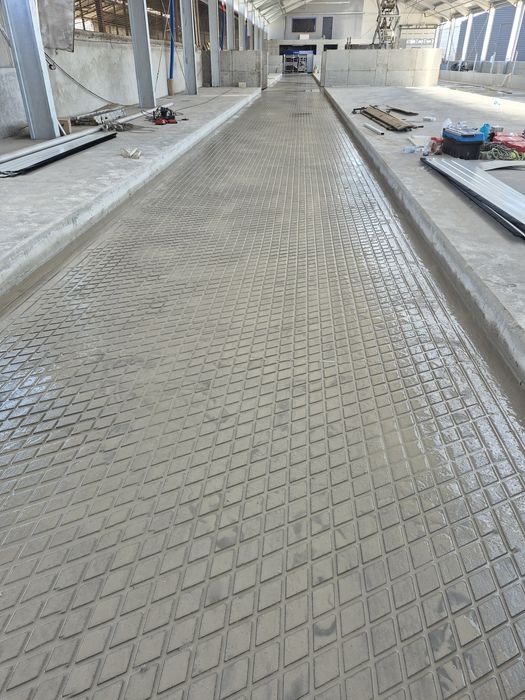 Nacinanie posadzek,rusztów betonowych w Oborach