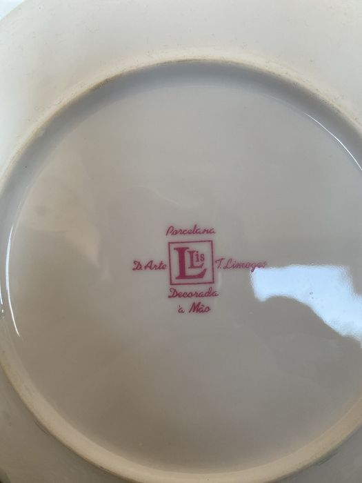 Antigo prato de pocelanan pintado mâo