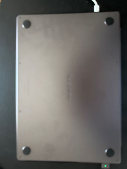 MacBook Pro 16" M3 Pro — Estado Impecável