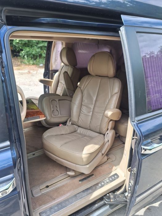 KIA Carnival Grand Limousine