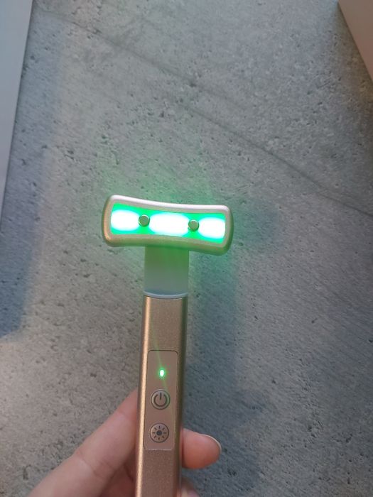 Айс ролер та масажери для обличчя з LED світлом