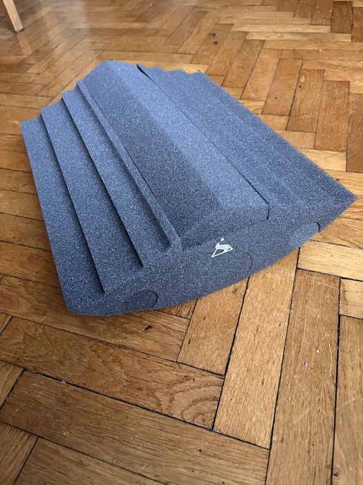 Sonitus Kicker 20x16 All-In-One Tłumik bębna basowego.