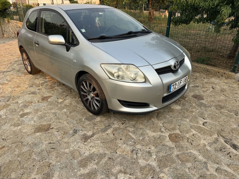 Toyota Auris 1.4 D-4D 90cv | 2009 | 221.000 km | Comercial