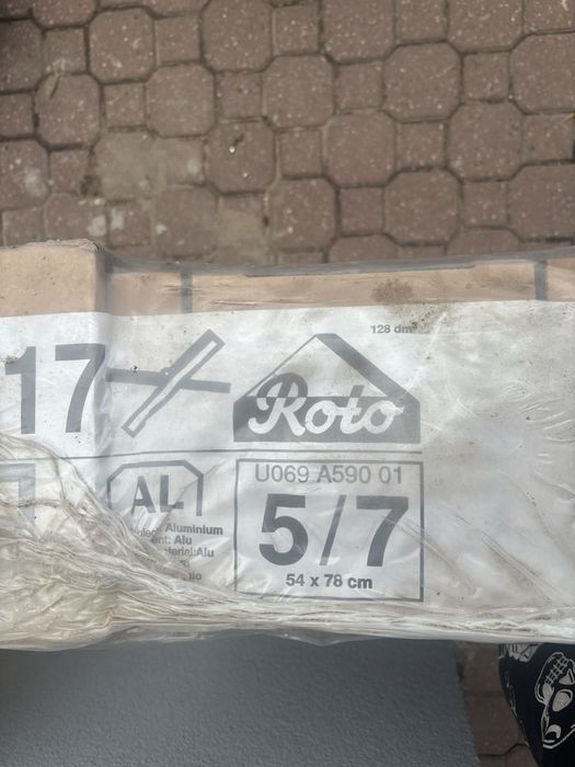 Nowe Okno Dachowe Roto 5/7 (54 x 78 cm)