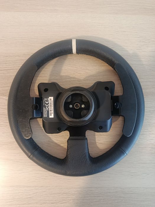 SimRacing Base+Volante Thrustmaster TS-PC + TM Leather 28 GT