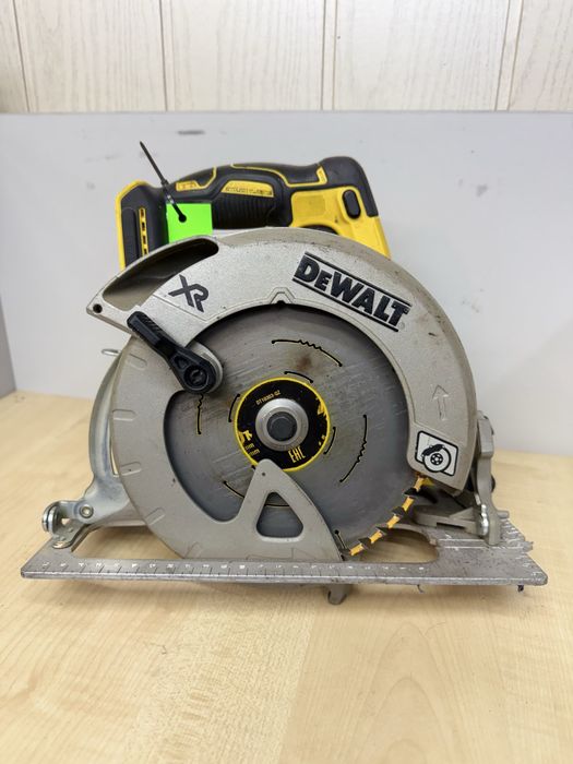 Dewalt pila tarczowa DCS570 18V