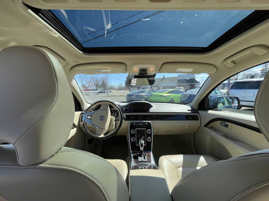 Volvo XC70 T6      2015