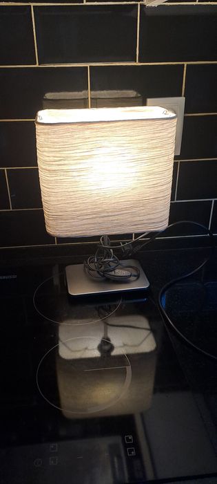 Candeeiro novo com lâmpadas