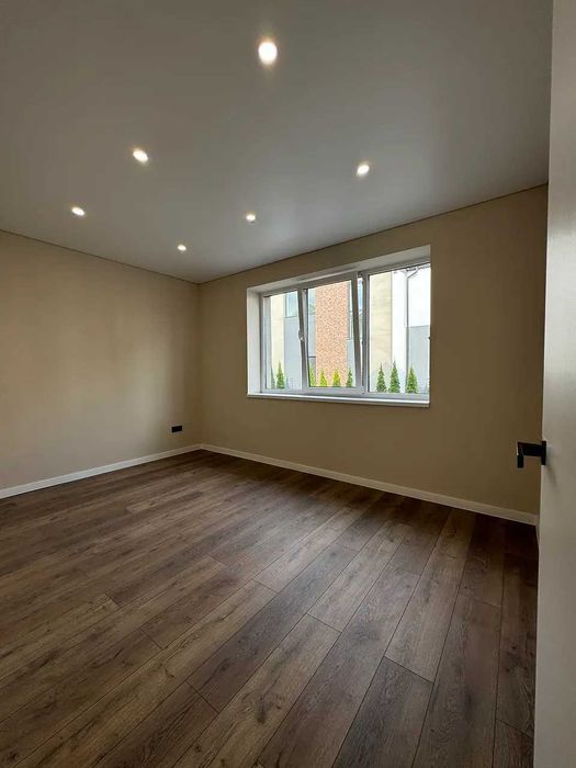 Таунхаус з ремонтом та частково з меблями всього в 8хв від стометрівки