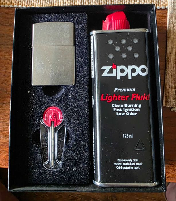 Zapalniczka Zippo w pudelku okazjonalnym Nowe