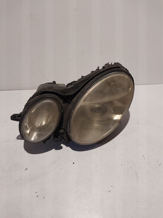 Mercedes E klasa w 211 lampa przednia przód reflektor ksenon xenon
