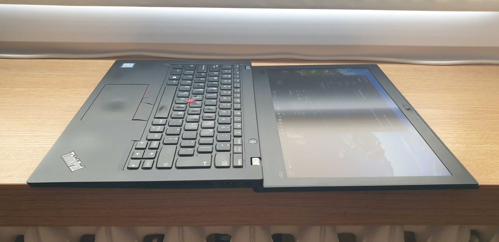 Mały A4-12" Metalowy Dotykowy Thinkpad 8th 256GB SSD Office Bater. 85%