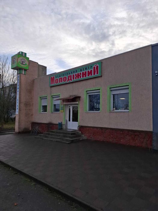 Здам в оренду комерційне приміщення в Калуші. 1000м2.