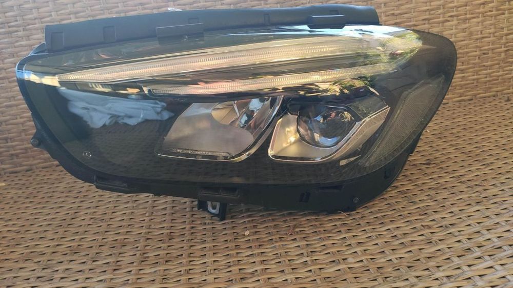 farol esquerdo full Led performance Mercedes classe B w247