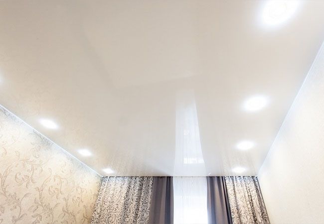 Натяжні стелі монтаж. .