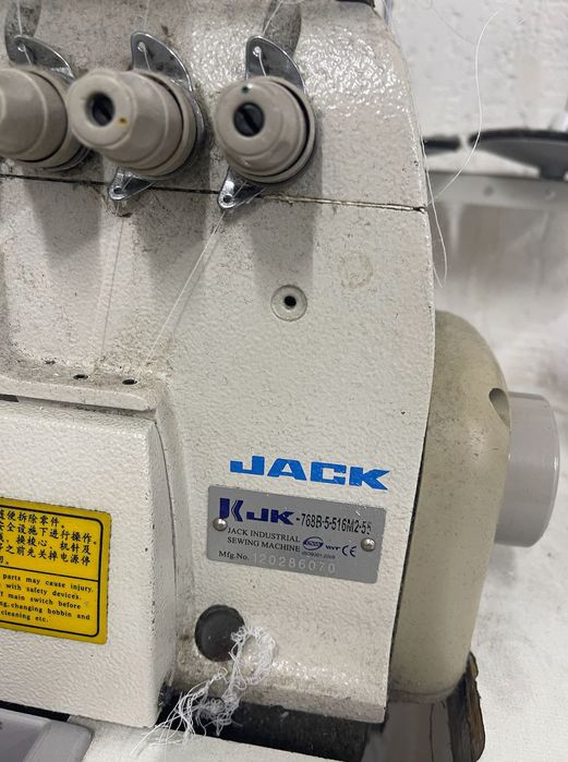 Оверлоки б/у (5-нитки).